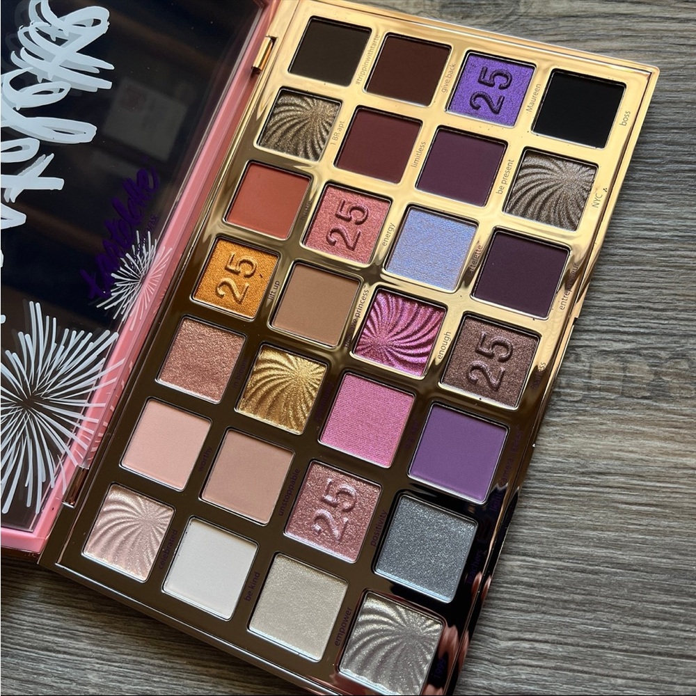 RARE FIND! Tarte Reflections Limited Edition 25th Anniversary Eyeshadow Palette - Picture 7 of 9